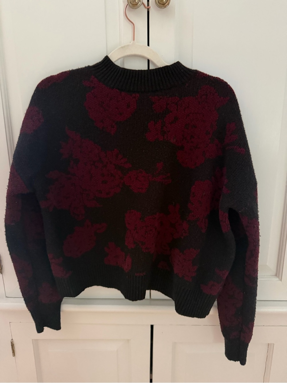 Floral Jacquard Crewneck Sweater in Black and Burgundy - Women